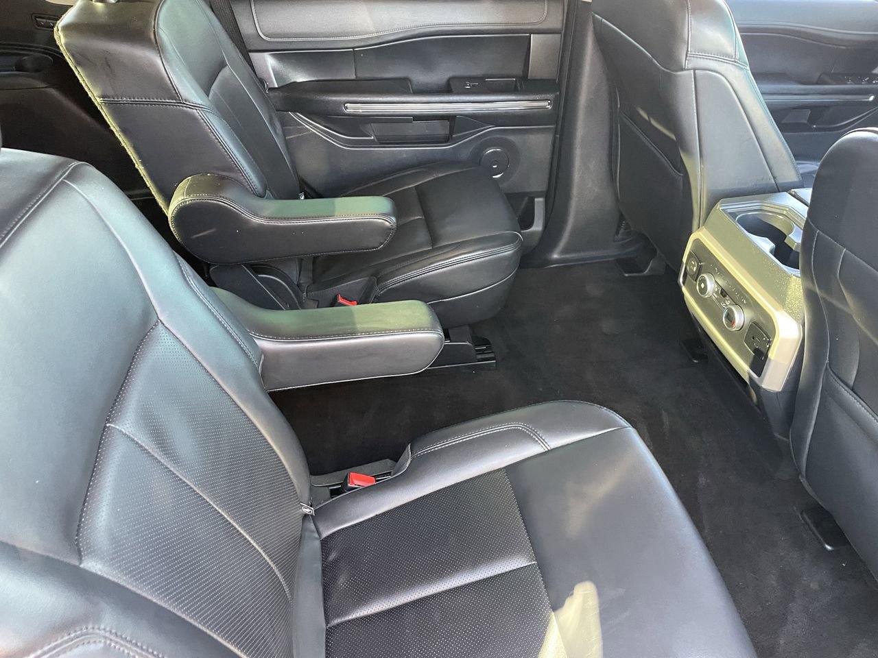 Used 2022 Ford Expedition XLT image 13