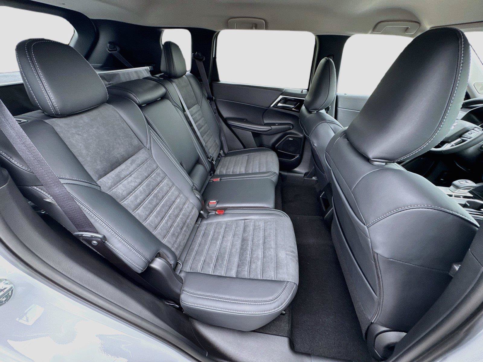 New 2026 Mitsubishi Outlander SE FWD image 30