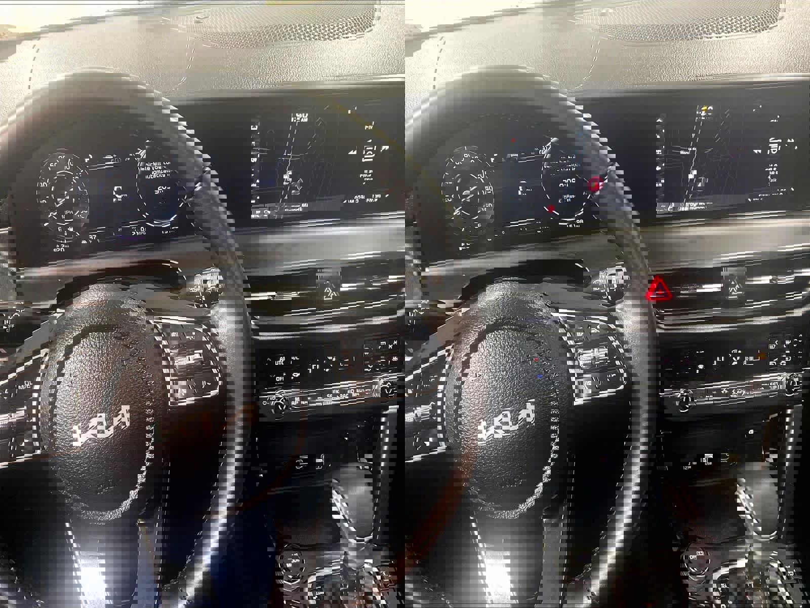 Used 2024 Kia Seltos EX image 19