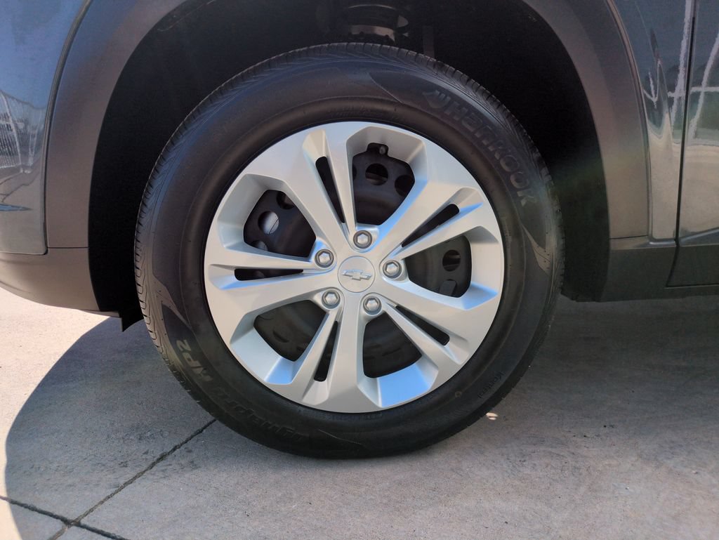 Used 2026 Chevrolet Trax LS FWD image 26
