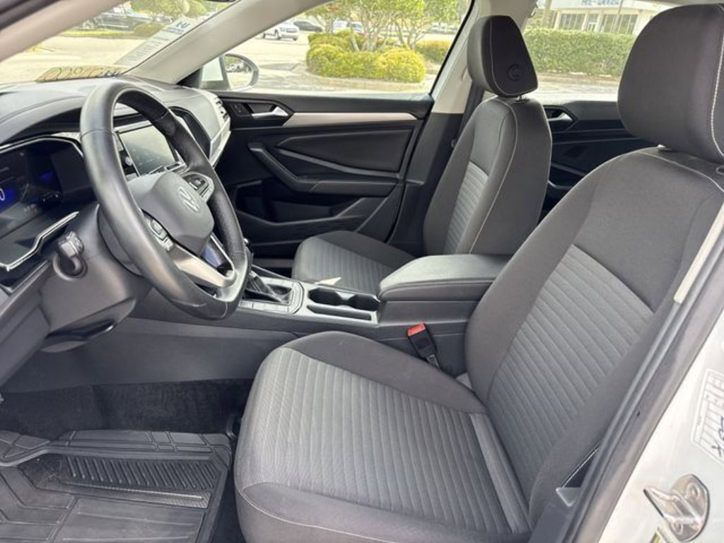 Used 2024 Volkswagen Jetta S FWD image 9