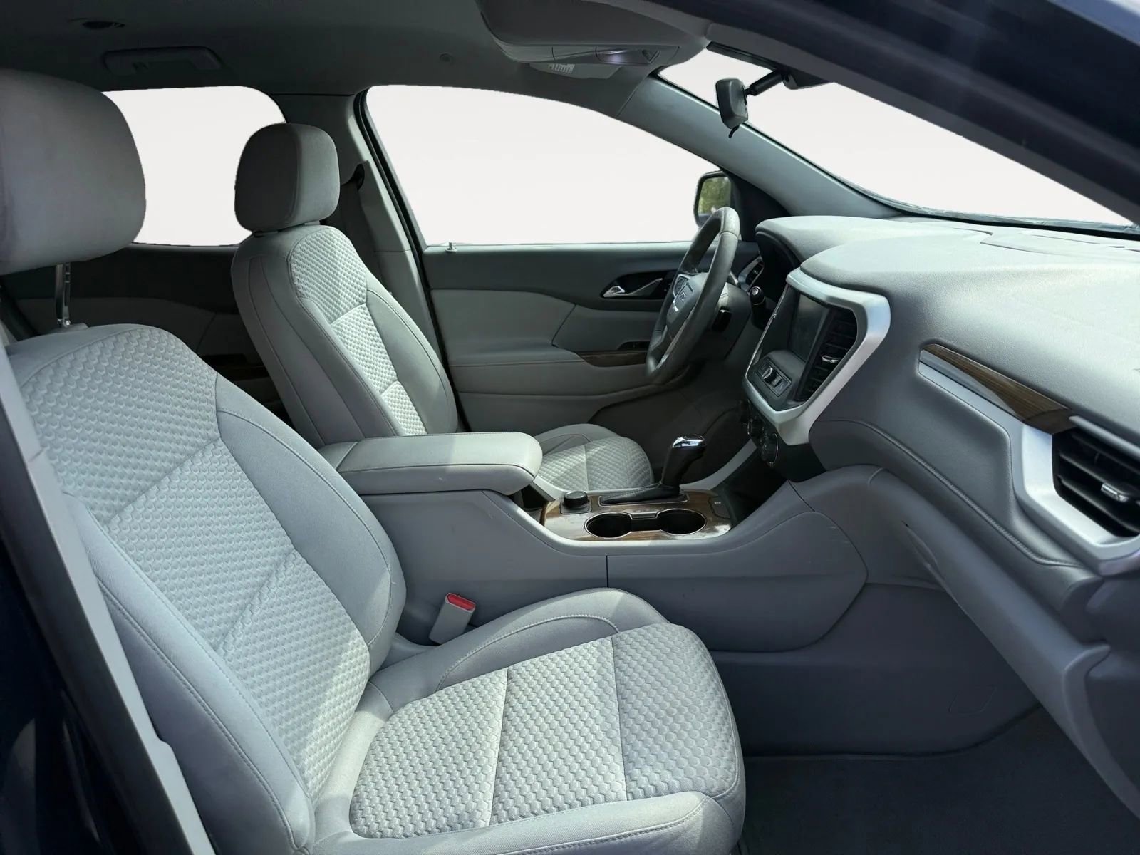 Used 2017 GMC Acadia SLE image 8