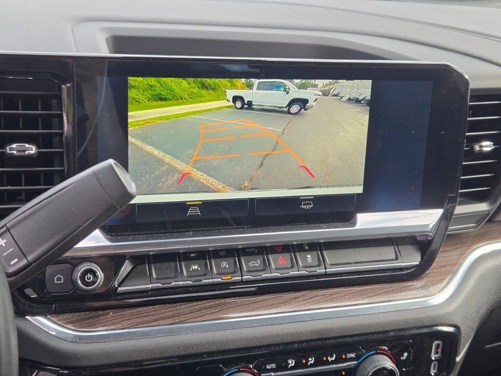 Certified 2023 Chevrolet Silverado 1500 LT AWD/4WD image 23