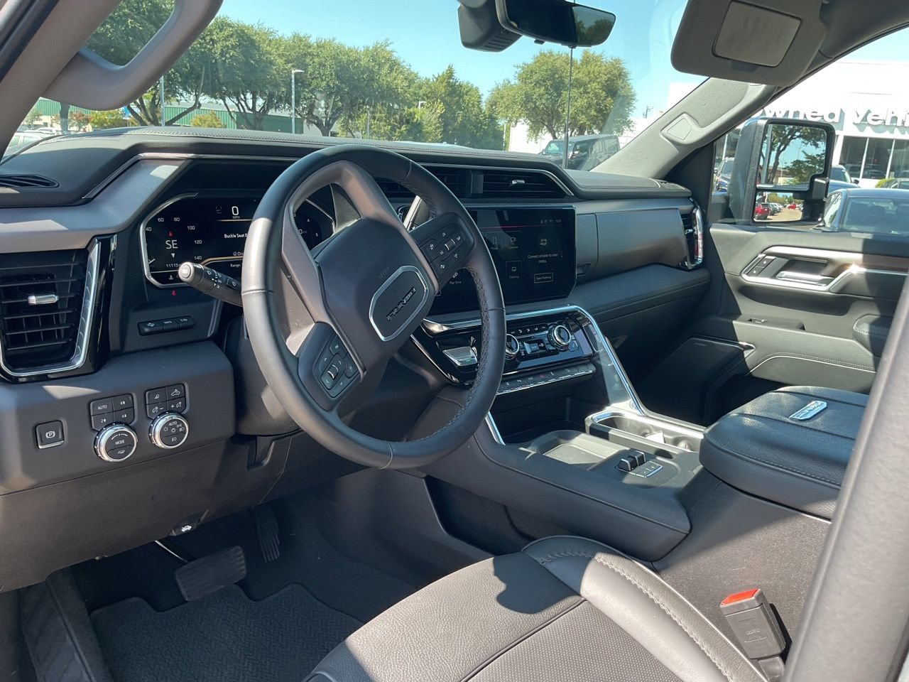Used 2025 GMC Sierra 2500 Denali w/ Denali Reserve Package AWD/4WD image 10