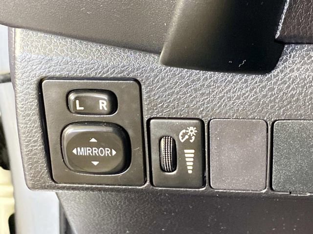 Used 2018 Toyota Corolla SE image 19