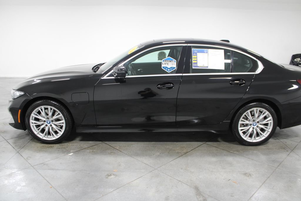 Used 2024 BMW 330e image 6