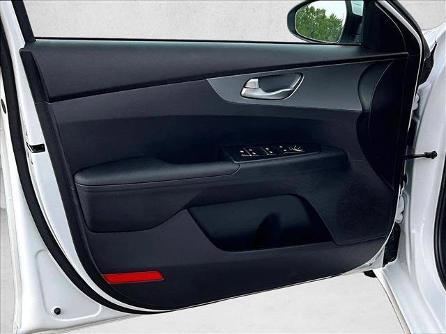 Used 2021 Kia Forte LXS FWD image 17