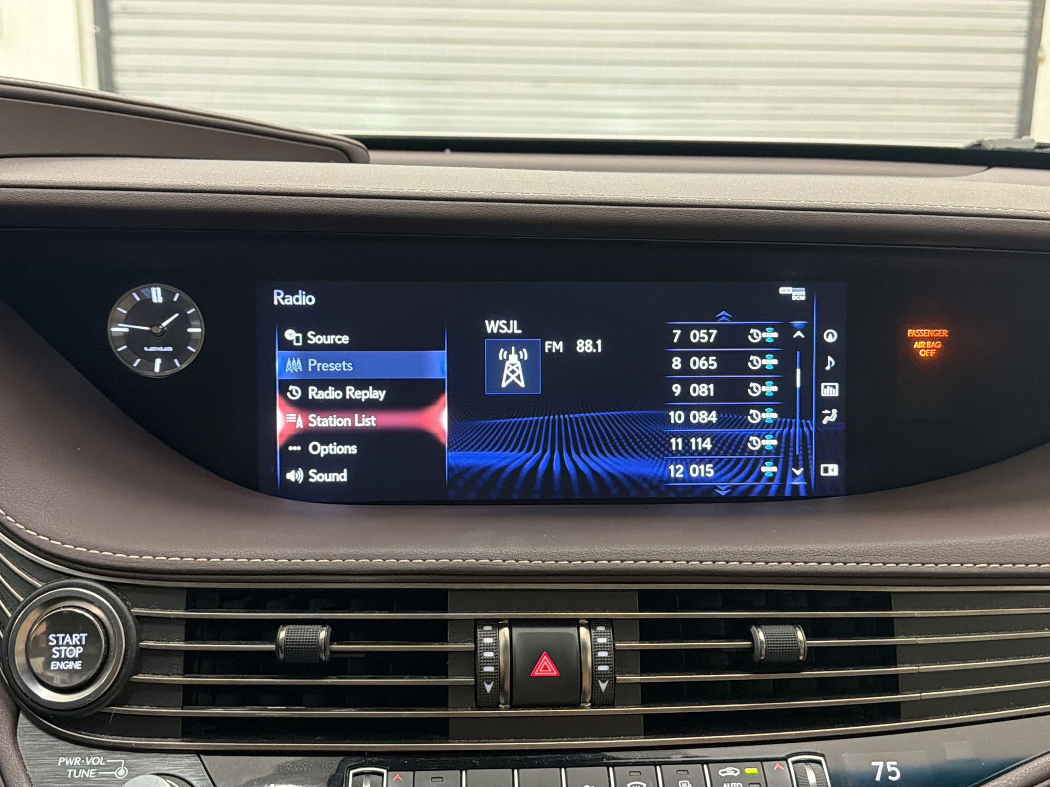 Used 2019 Lexus LS 500 w/ Interior Upgrade Package RWD image 21