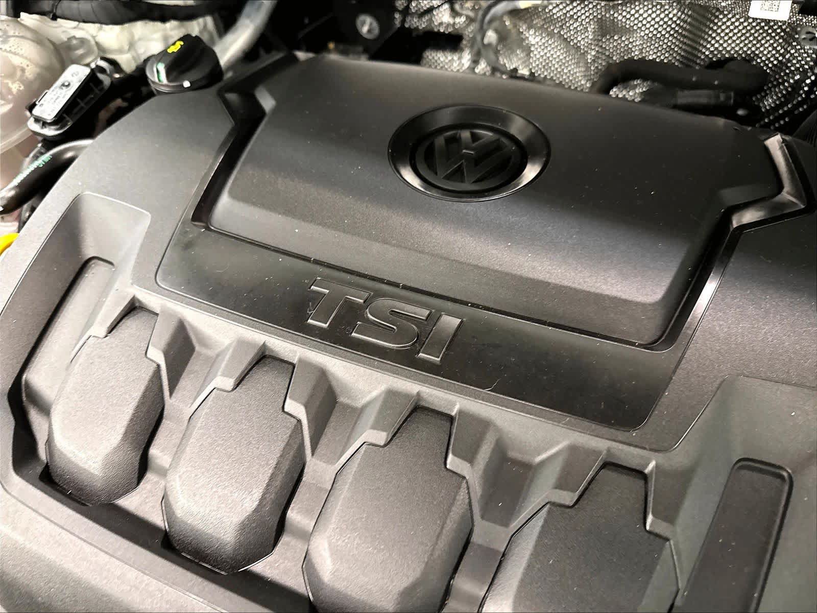 Used 2023 Volkswagen Tiguan SE AWD/4WD image 32