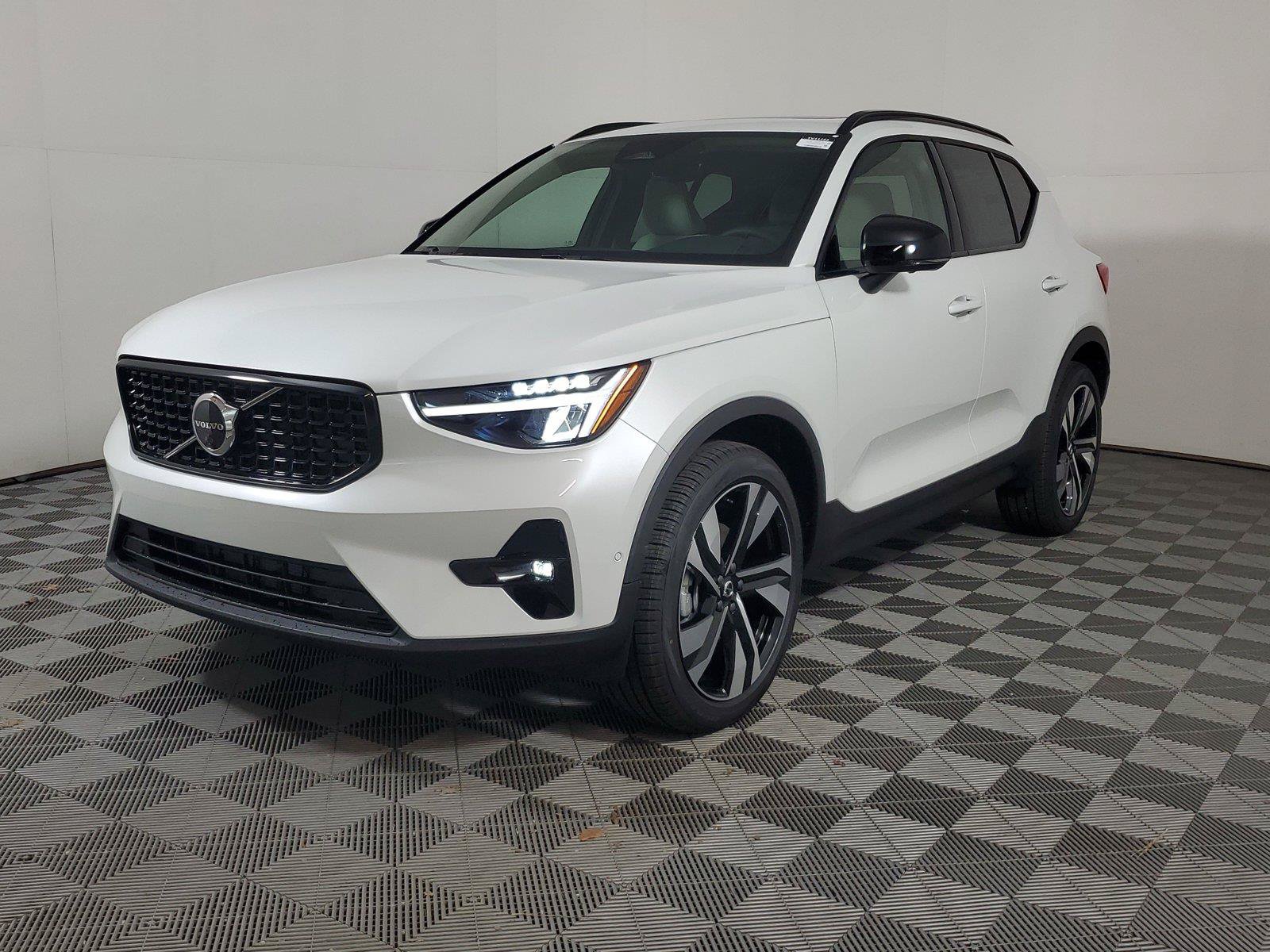 New 2026 Volvo XC40 B4 Plus w/ Protection Package Premier FWD image 3