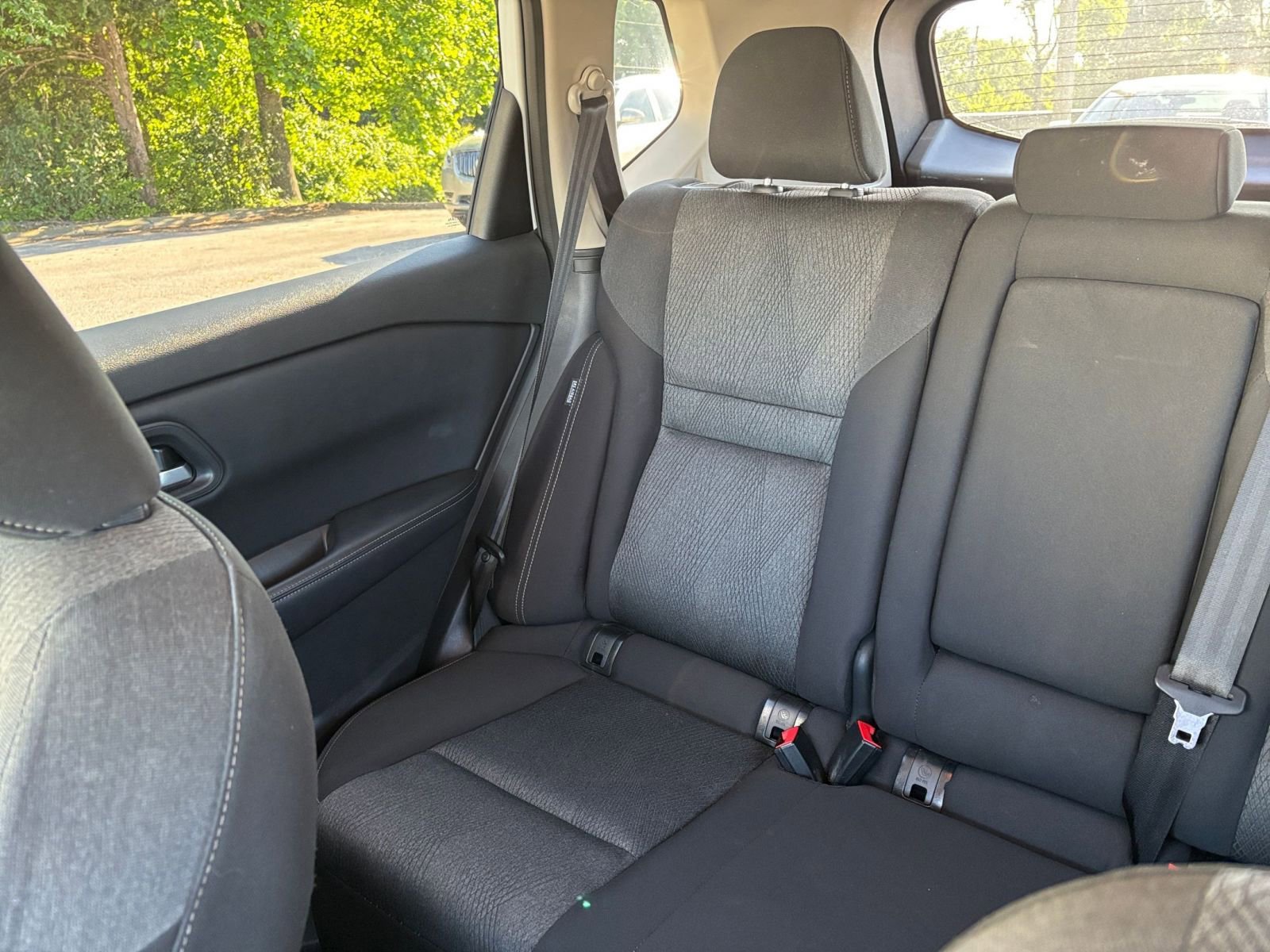 Used 2025 Nissan Rogue SV FWD image 40