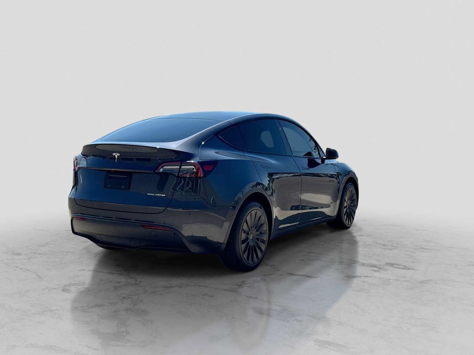 Used 2024 Tesla Model Y Long Range AWD/4WD image 6