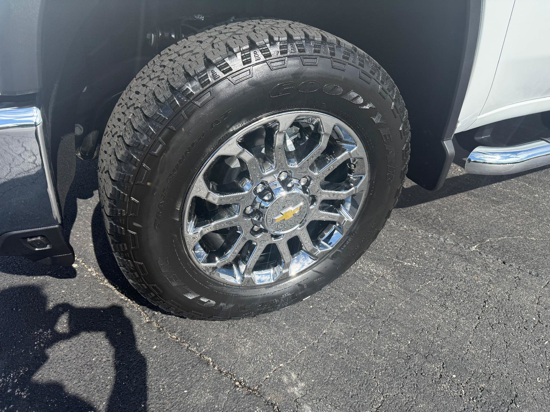 New 2026 Chevrolet Silverado 2500 LTZ w/ LTZ Premium Package AWD/4WD image 9