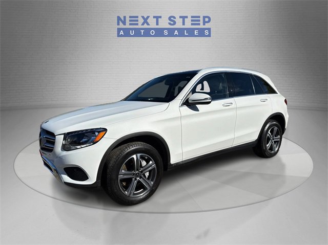 Used 2018 Mercedes-Benz GLC 300 4MATIC w/ Premium Package image 3