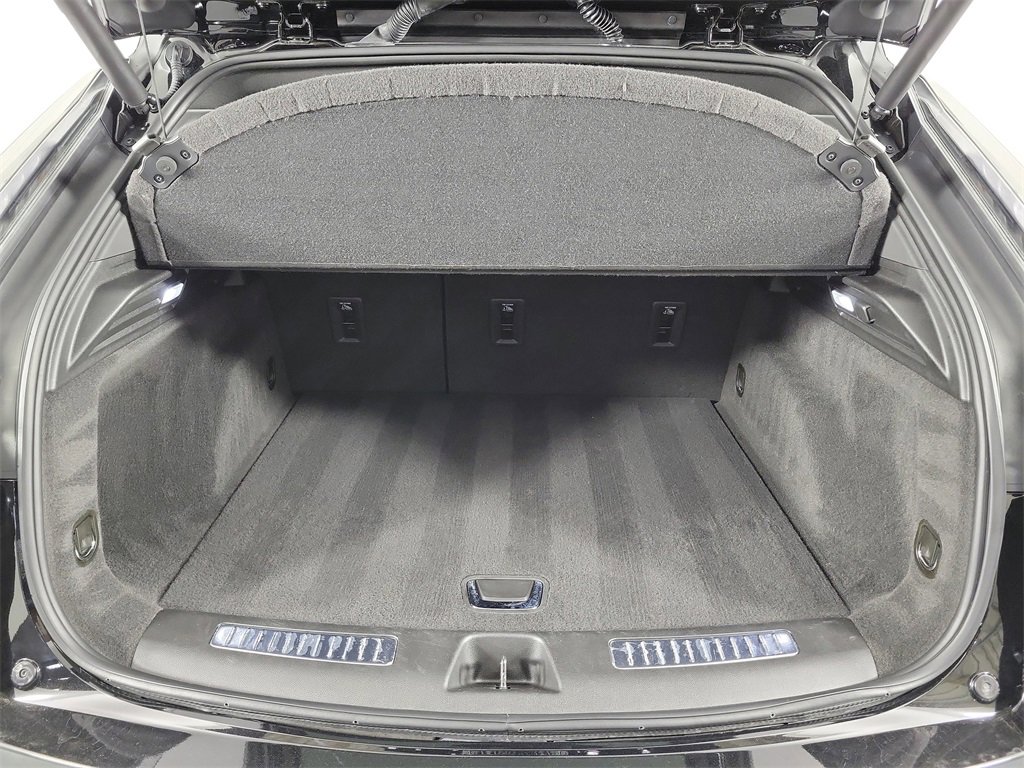 Certified 2023 Cadillac XT4 Sport w/ Cold Weather Package image 8