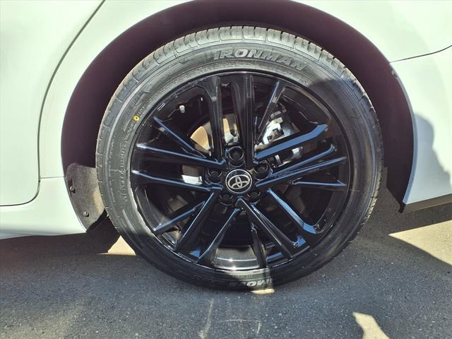 Used 2025 Toyota Camry SE image 20