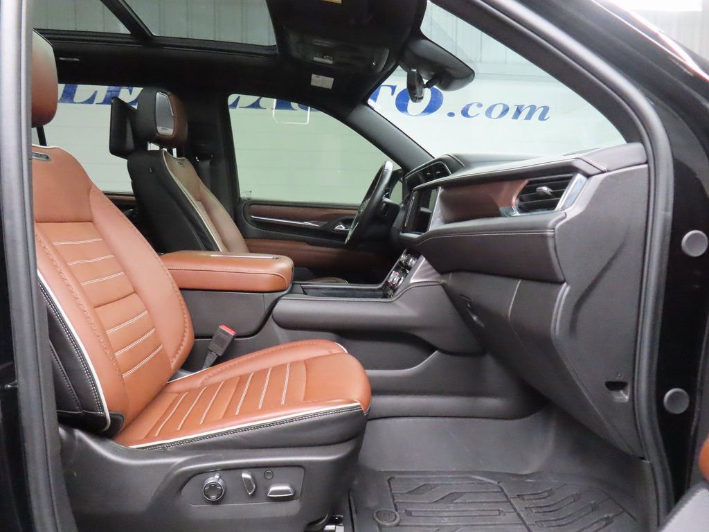 Used 2023 GMC Yukon Denali Ultimate w/ LPO, Floor Liner Package AWD/4WD image 35
