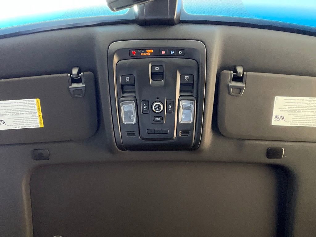 Used 2021 Chevrolet Suburban Z71 w/ Luxury Package image 44