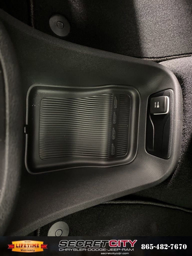 New 2026 Chrysler Pacifica Select image 27