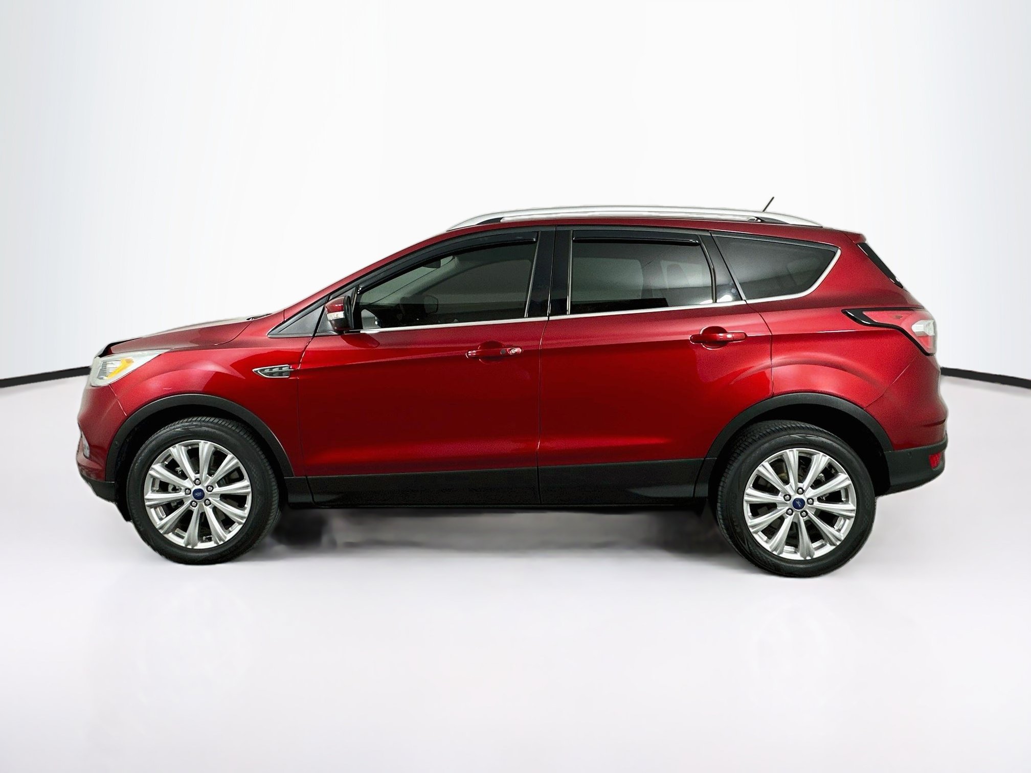 Used 2018 Ford Escape Titanium AWD/4WD image 4