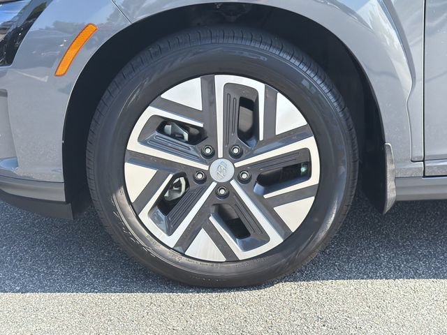 Used 2023 Hyundai Kona SE FWD image 11