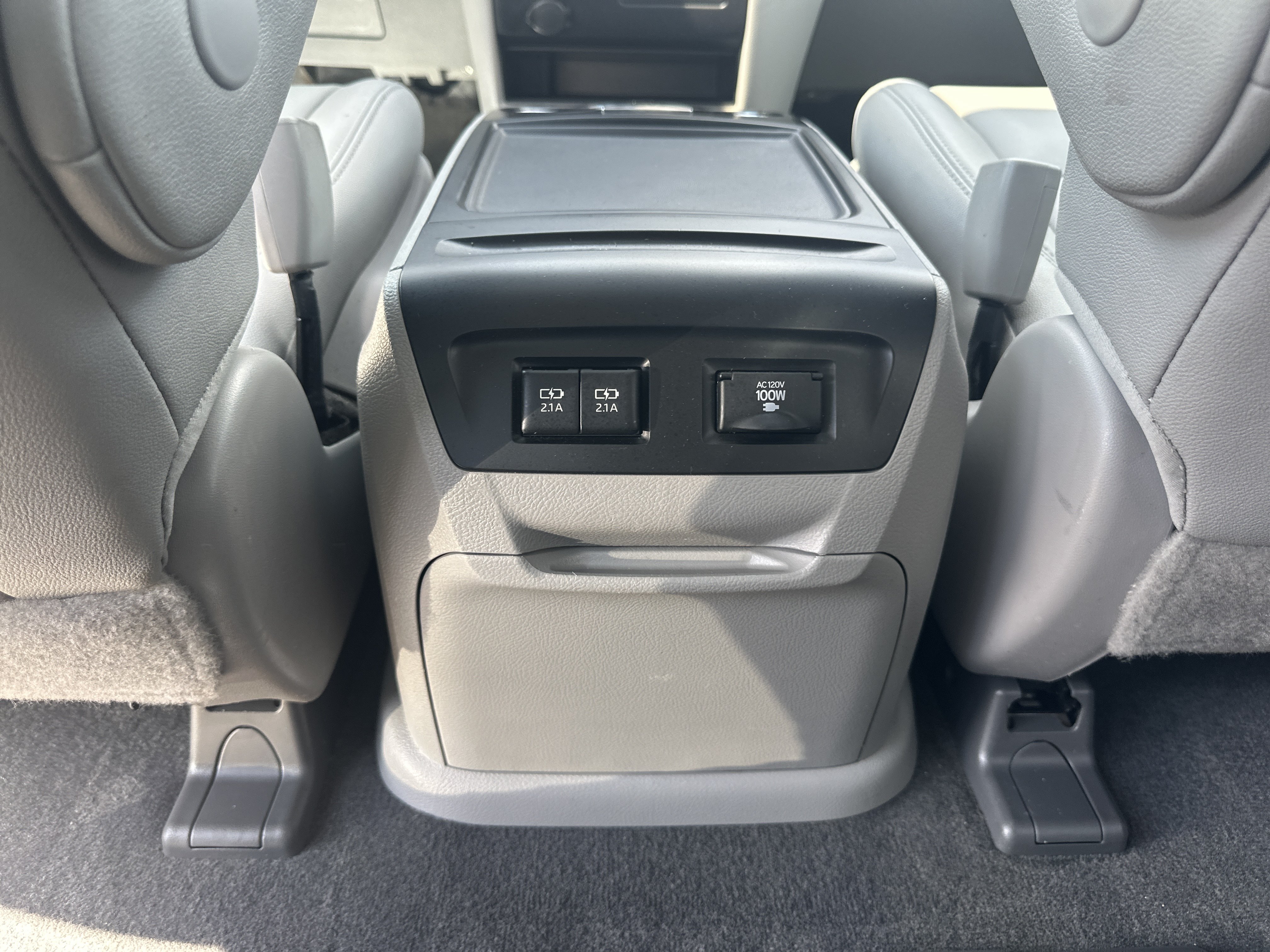Used 2018 Toyota Sienna XLE w/ Protection Package FWD image 17