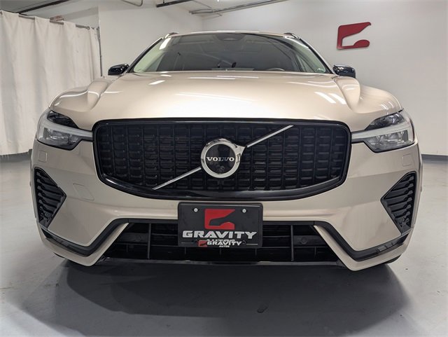 Used 2023 Volvo XC60 B5 Ultimate w/ Climate Package image 24