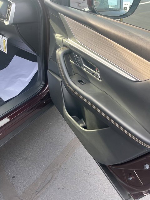 Used 2024 MAZDA CX-90 Plug-In Hybrid w/ Premium Plus image 18