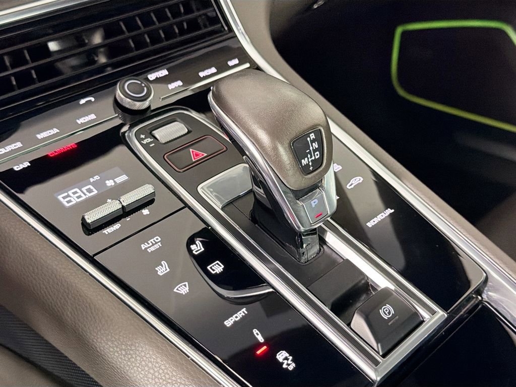 Used 2020 Porsche Panamera 4 AWD/4WD image 17