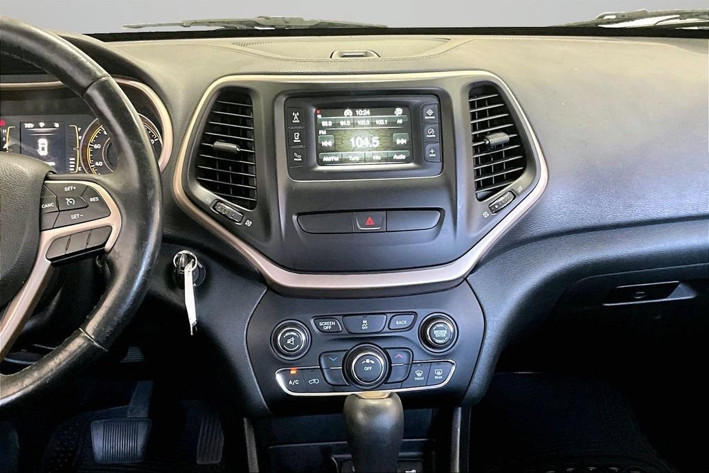 Used 2016 Jeep Cherokee Sport w/ Cold Weather Group FWD image 9