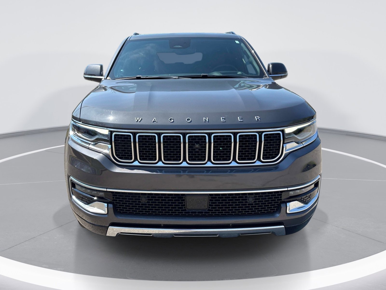 Used 2022 Jeep Wagoneer Series III w/ Premium Group I AWD/4WD image 2