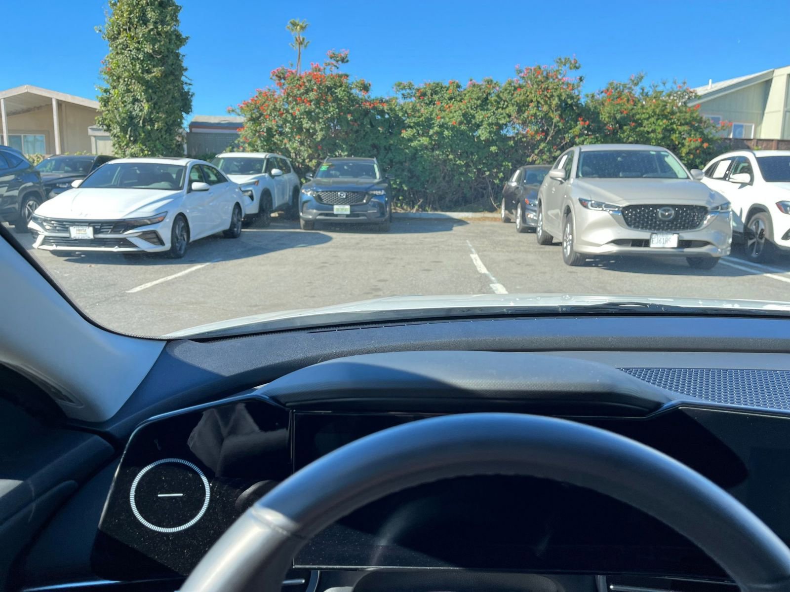 Used 2025 Hyundai Elantra SEL image 35