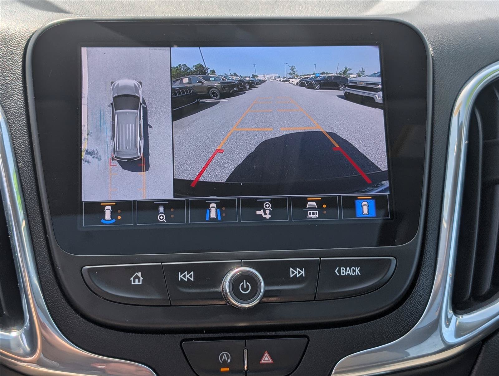Used 2023 Chevrolet Equinox LT AWD/4WD image 32