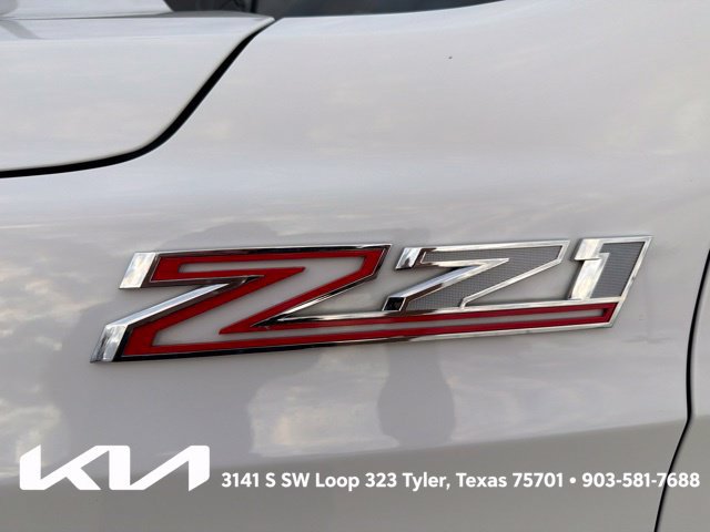 Used 2022 Chevrolet Tahoe Z71 w/ Luxury Package AWD/4WD image 5