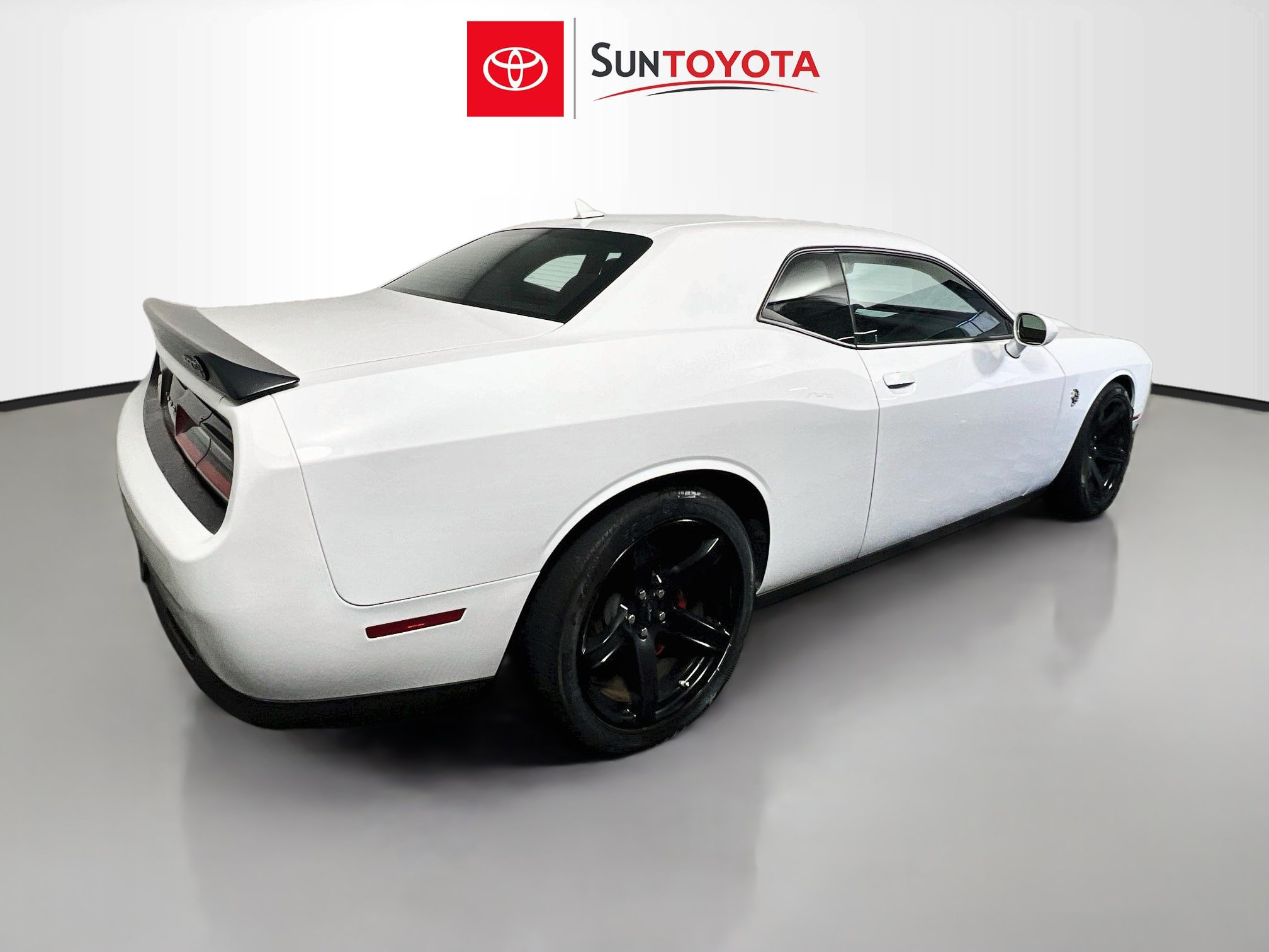 Used 2020 Dodge Challenger SRT Hellcat RWD image 4