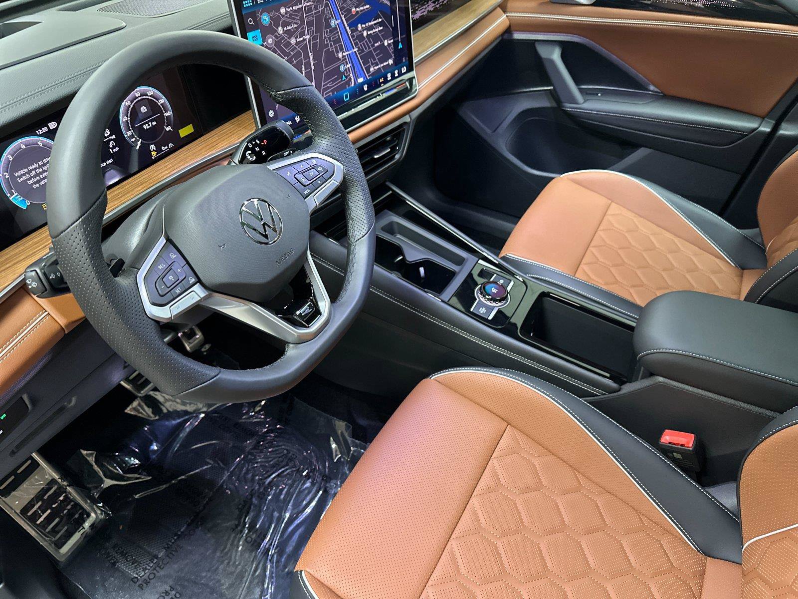 New 2026 Volkswagen Tiguan SEL R-Line AWD/4WD image 9