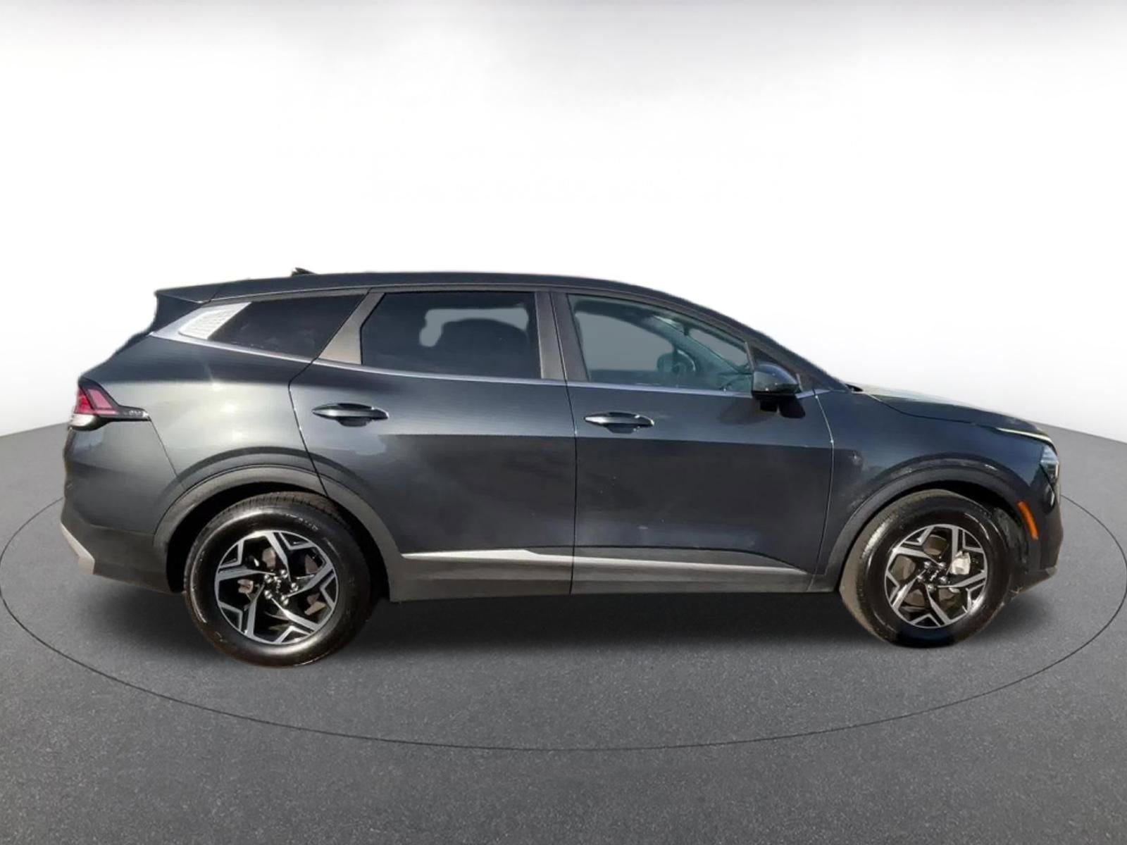 Used 2024 Kia Sportage LX FWD image 16
