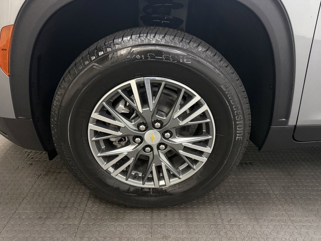 New 2026 Chevrolet Traverse LT image 11