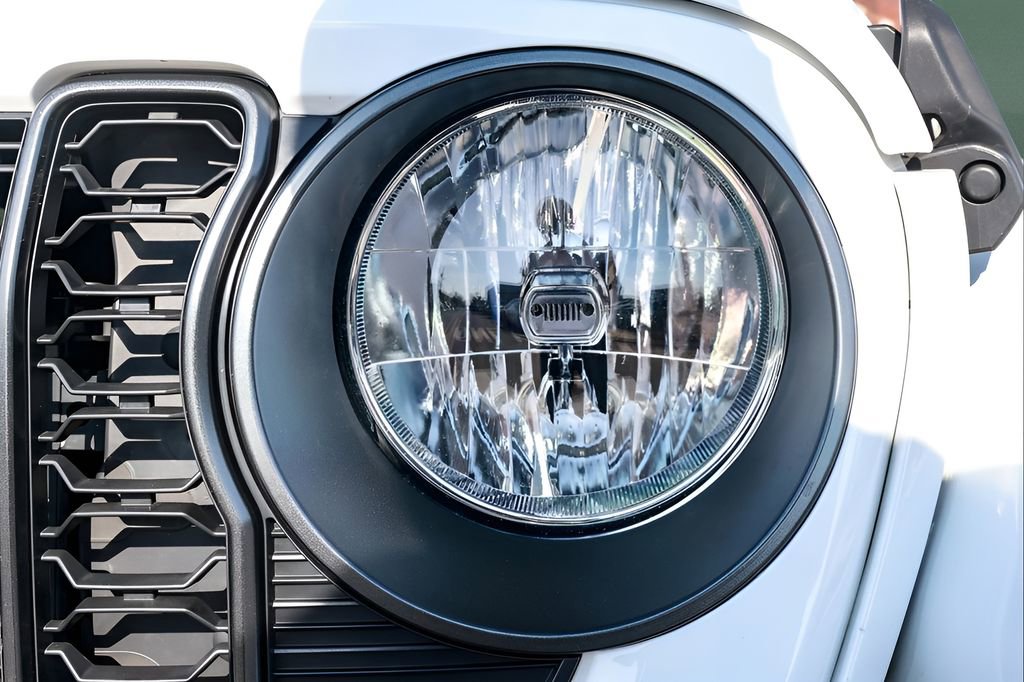 Used 2024 Jeep Wrangler Unlimited w/ Convenience Group image 39