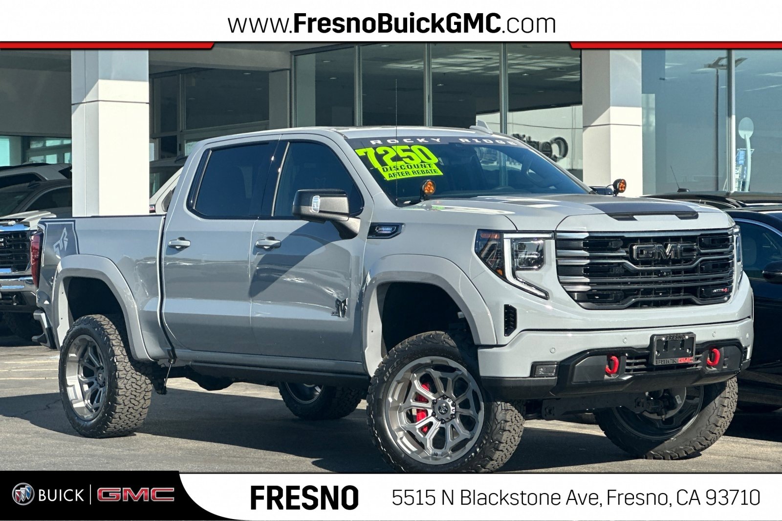 New 2025 GMC Sierra 1500 AT4 w/ AT4 Premium Package