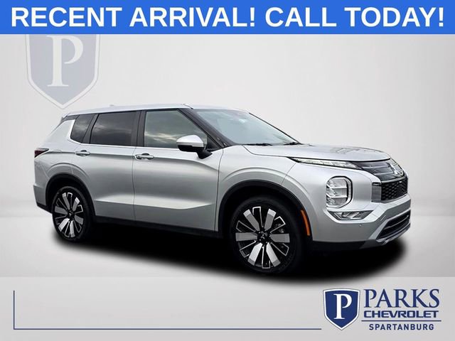 Used 2025 Mitsubishi Outlander SE