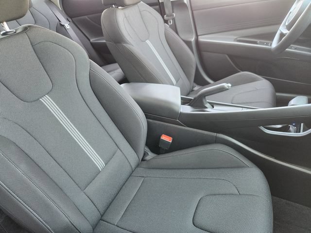 Certified 2024 Hyundai Elantra SE FWD image 8