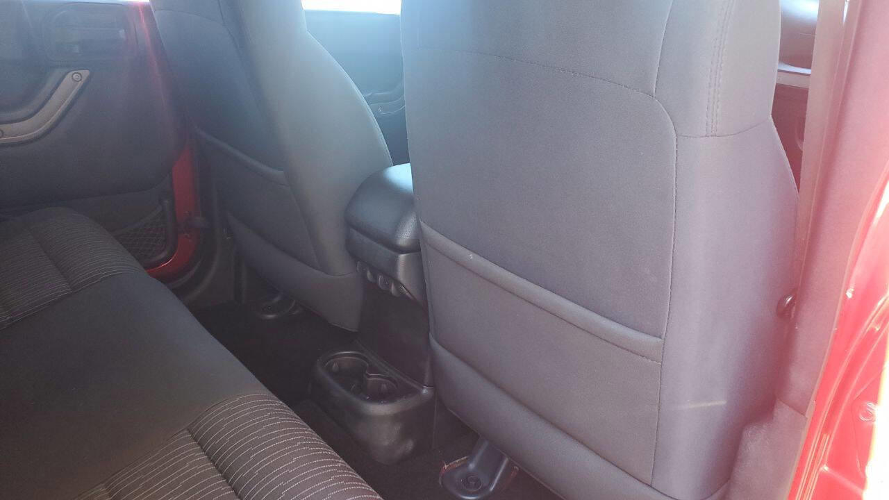 Used 2012 Jeep Wrangler Unlimited Sport image 21