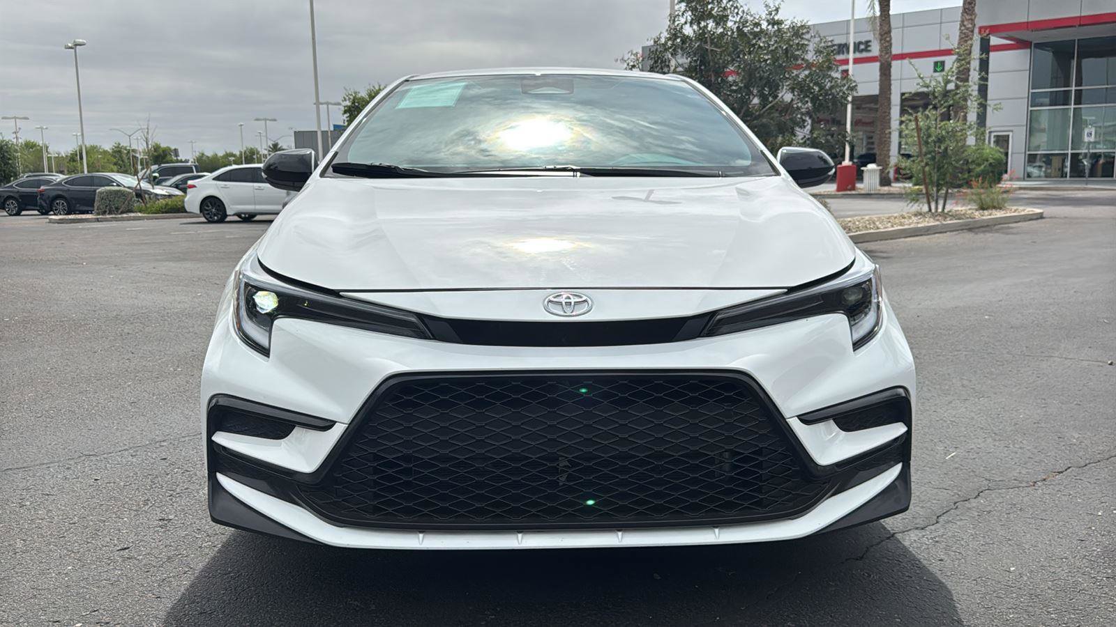 Used 2025 Toyota Corolla SE image 2