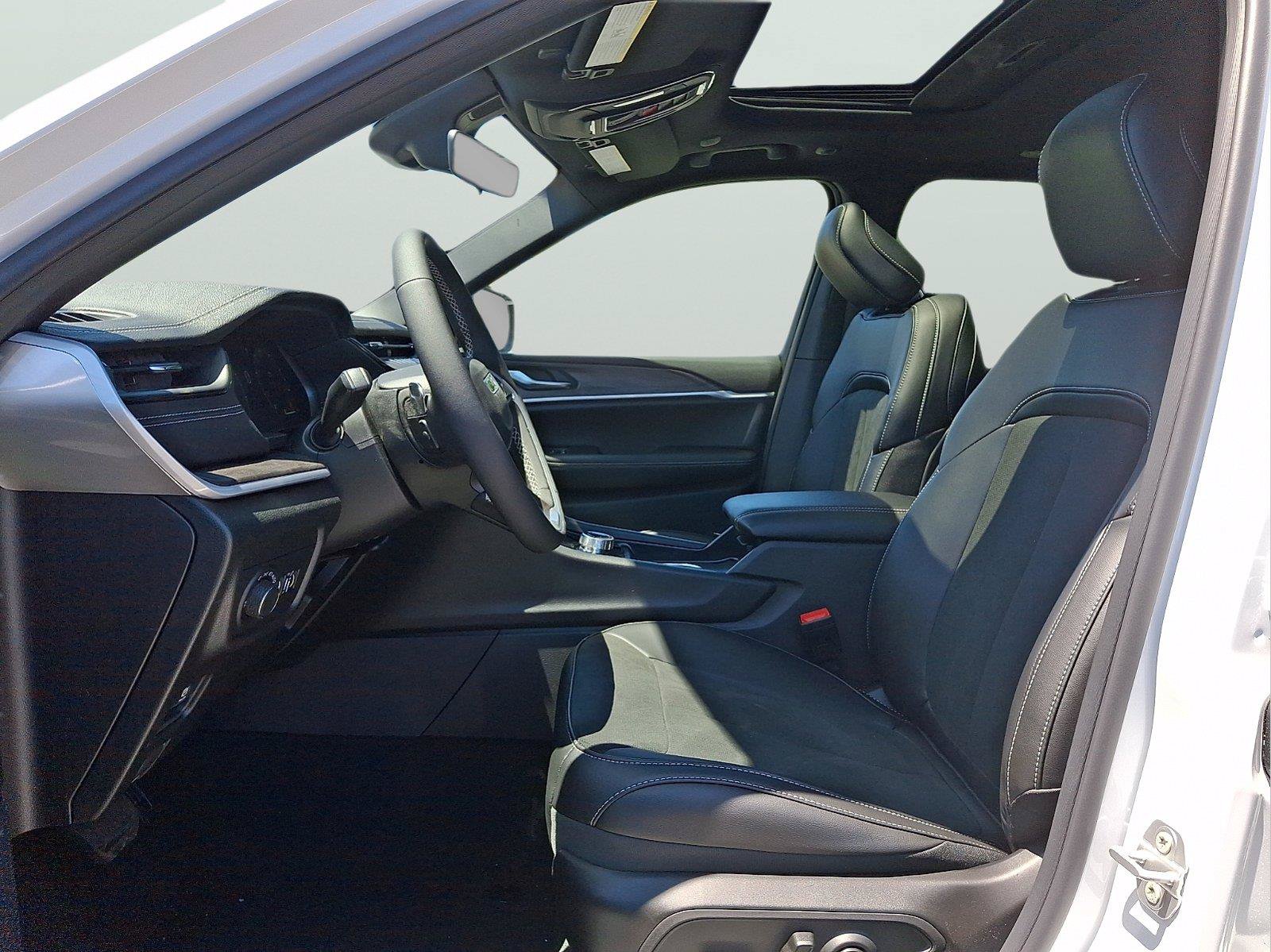 New 2026 Jeep Grand Cherokee Altitude AWD/4WD image 9