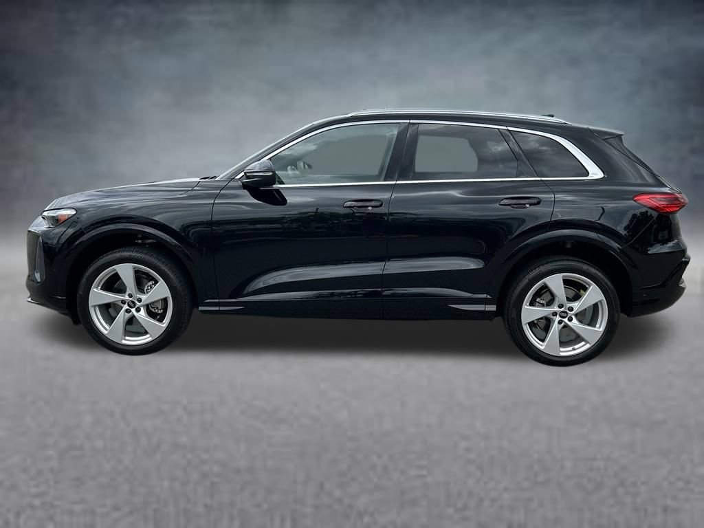 Used 2025 Audi Q5 Premium Plus AWD/4WD image 2