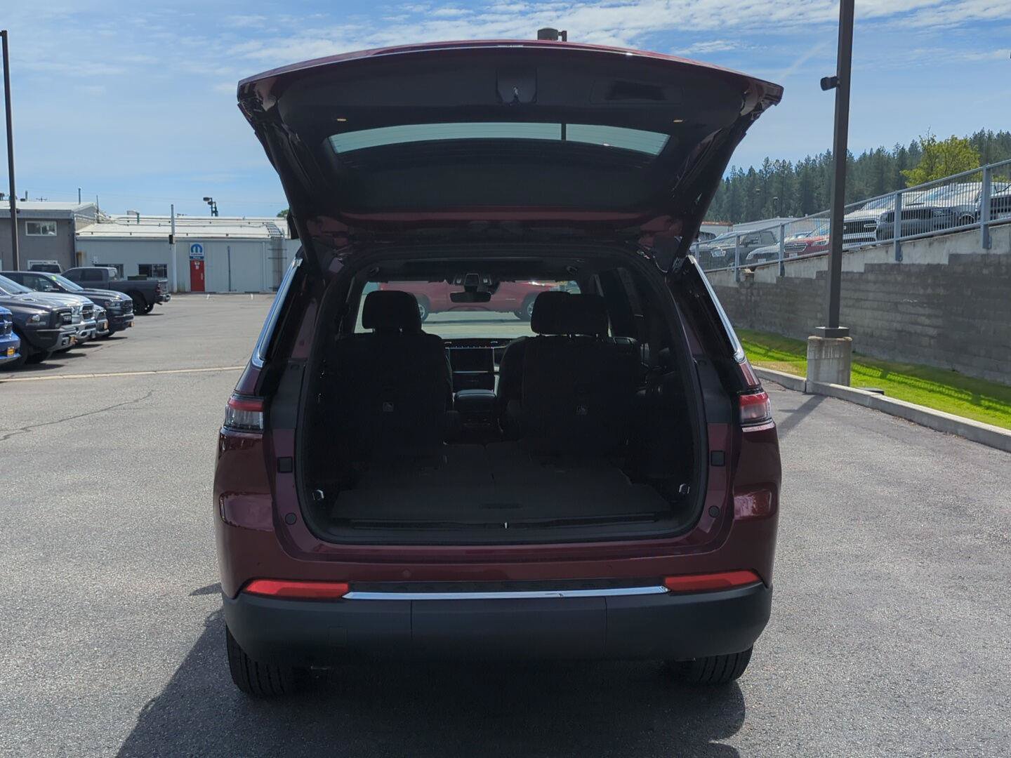 New 2026 Jeep Grand Cherokee L 4WD image 6