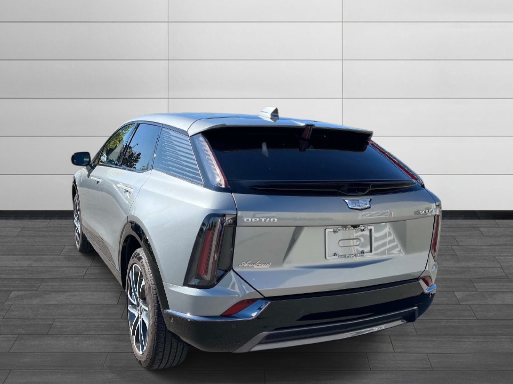 Used 2025 Cadillac Optiq Sport 1 AWD/4WD image 3