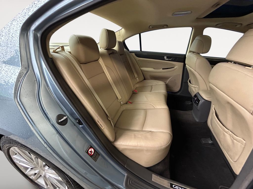 Used 2011 Hyundai Genesis 4.6 image 17