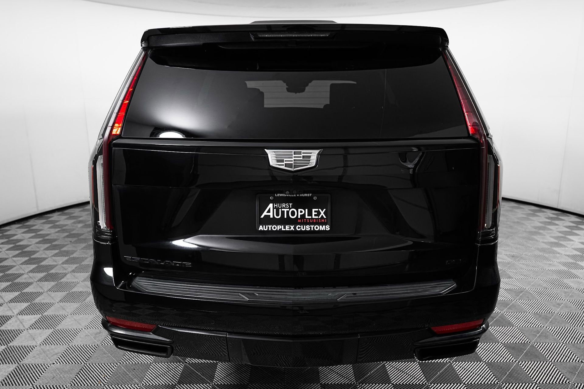 Used 2021 Cadillac Escalade Sport Platinum w/ LPO, ONYX Package image 9